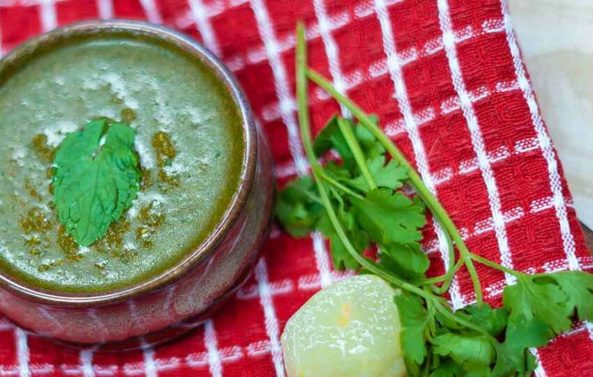 Pudina Dhaniya And Amla Chutney Recipe