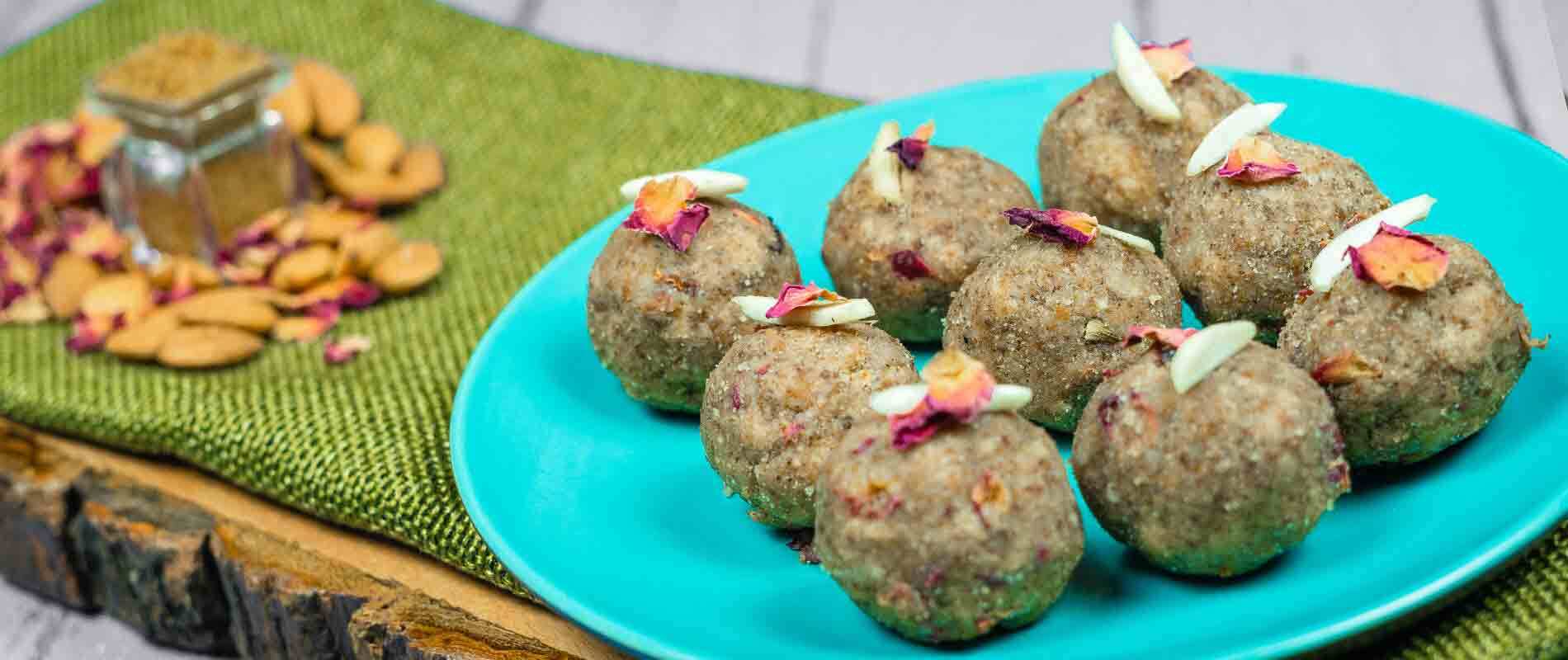 Dry Gola Badam Laddu